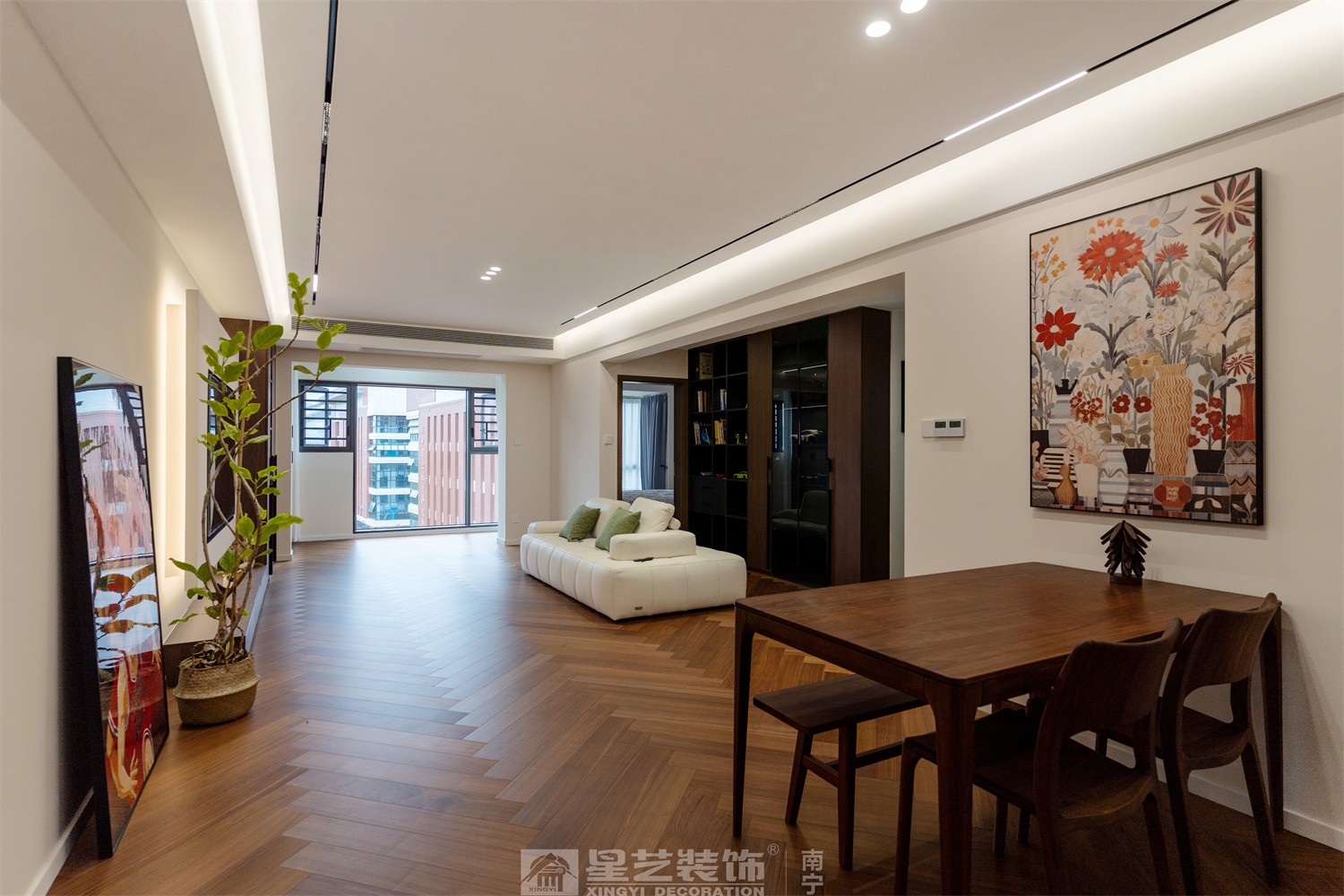 二中新民小區意式輕奢客廳裝修完工實景圖